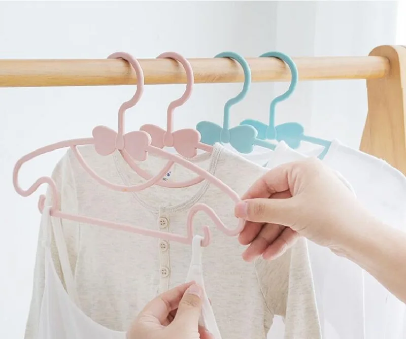 

5/10pcs Kids Clothes Hanger Racks Portable Display Baby Hanger Household Bow-knot Children Racks Coats Clothing Organizer Hook