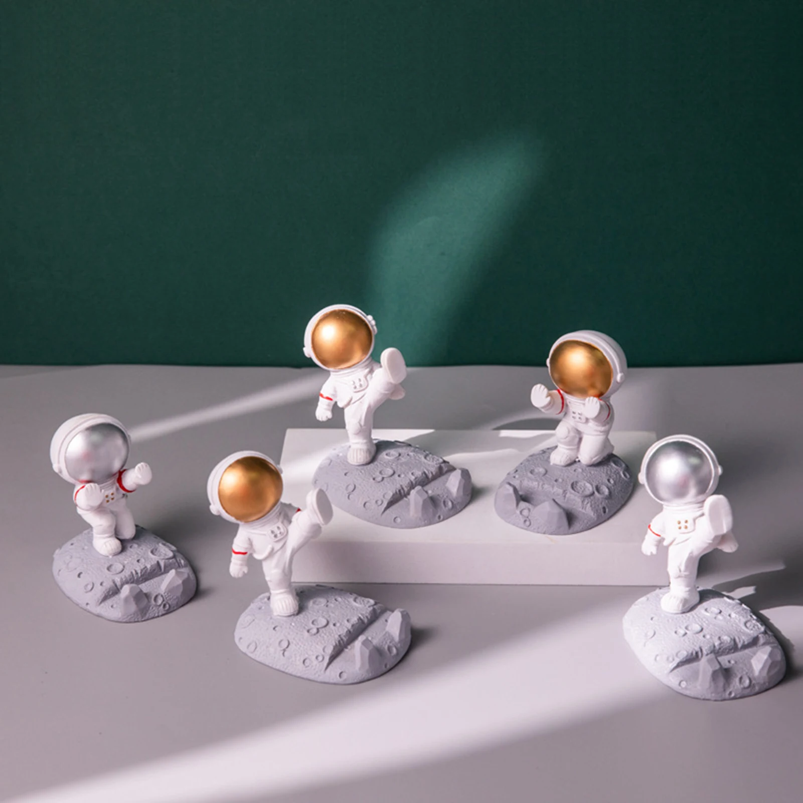 

Astronaut Phone Holder Creative Cell Phone Stand Multifunctional Cute Funny Smartphone Mount For Home Office Desk Spaceman