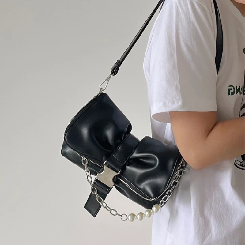 

Женская сумка-мессенджер на плечо, с цепочкой и жемчугом