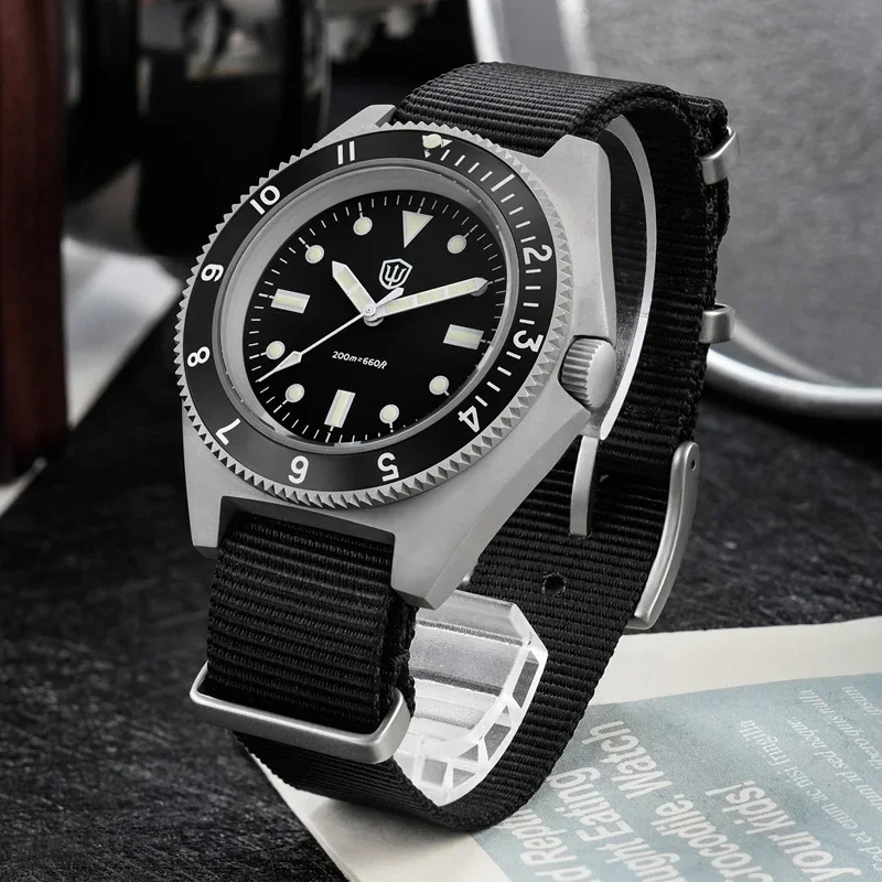 Фото Watchdives WD1972 Мужские часы VH31 Sweep Seconds Механизм Сапфировое стекло BGW9 Светящиеся 20 бар Водонепроницаемые винтажные часы №2