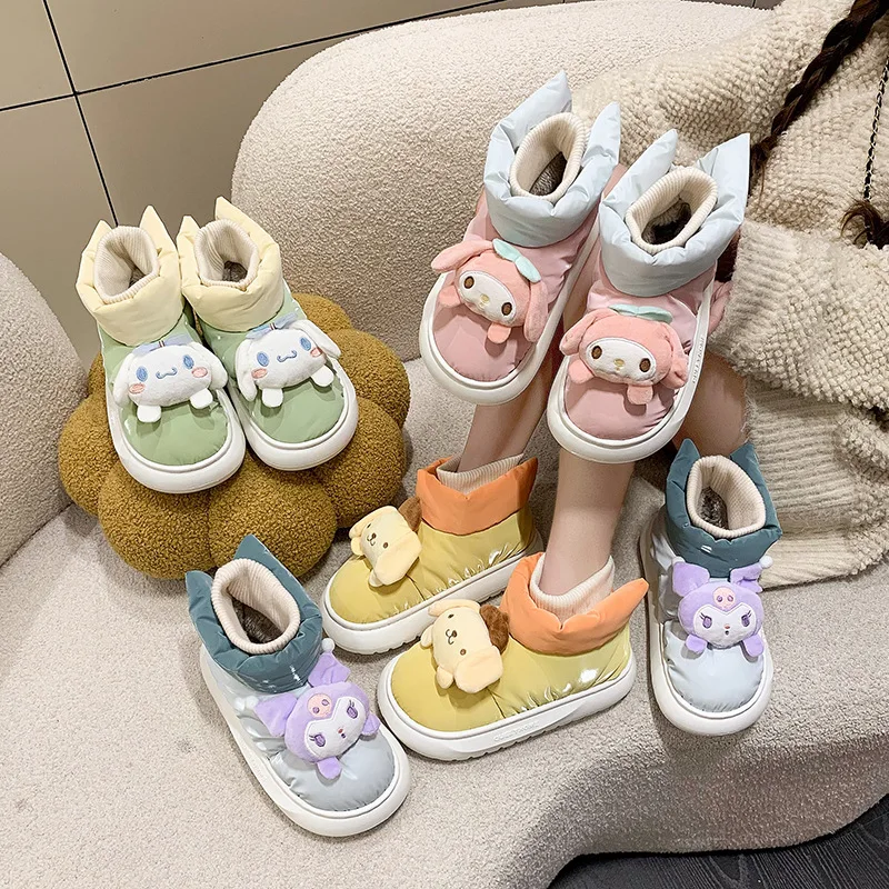 

Плюшевые ботинки Sanrioed в стиле аниме Melody Kuromi Cinnamoroll, милые теплые женские ботильоны с мультяшным рисунком, мягкие плюшевые ботинки на плоской...