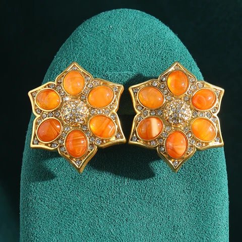 Серьги-гвоздики LOVE GREEN LIVE GREEN с камешком