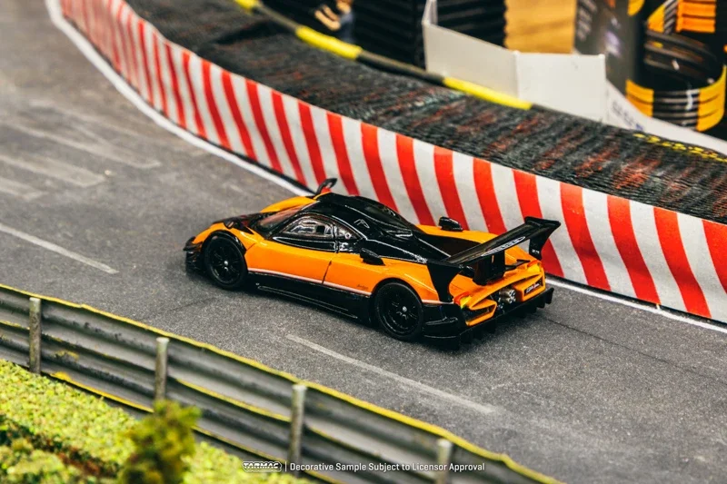 Модель автомобиля Tarmac Works 1:64 Zonda Revolucion Arancio Saint Orange черный литая под давлением