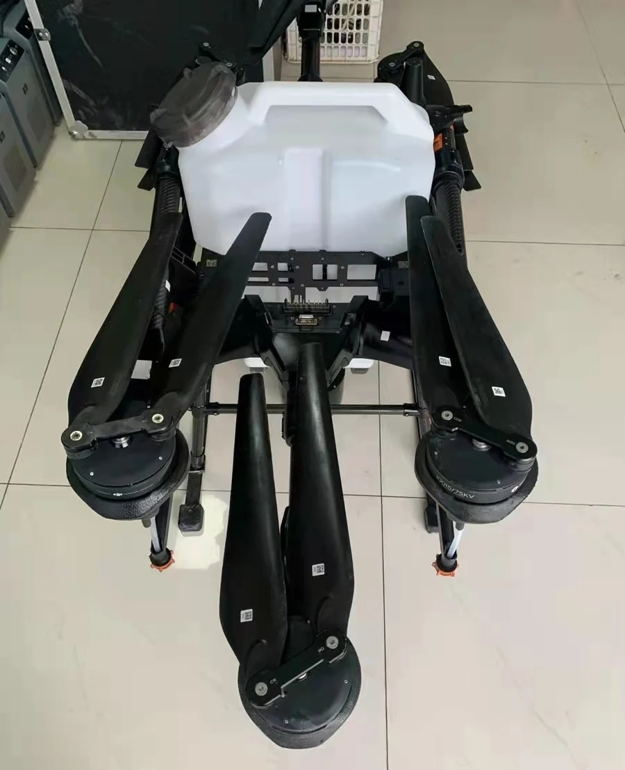 Бывшая в употреблении сельскохозяйственная фототехника DJI T20 пестицидная машина