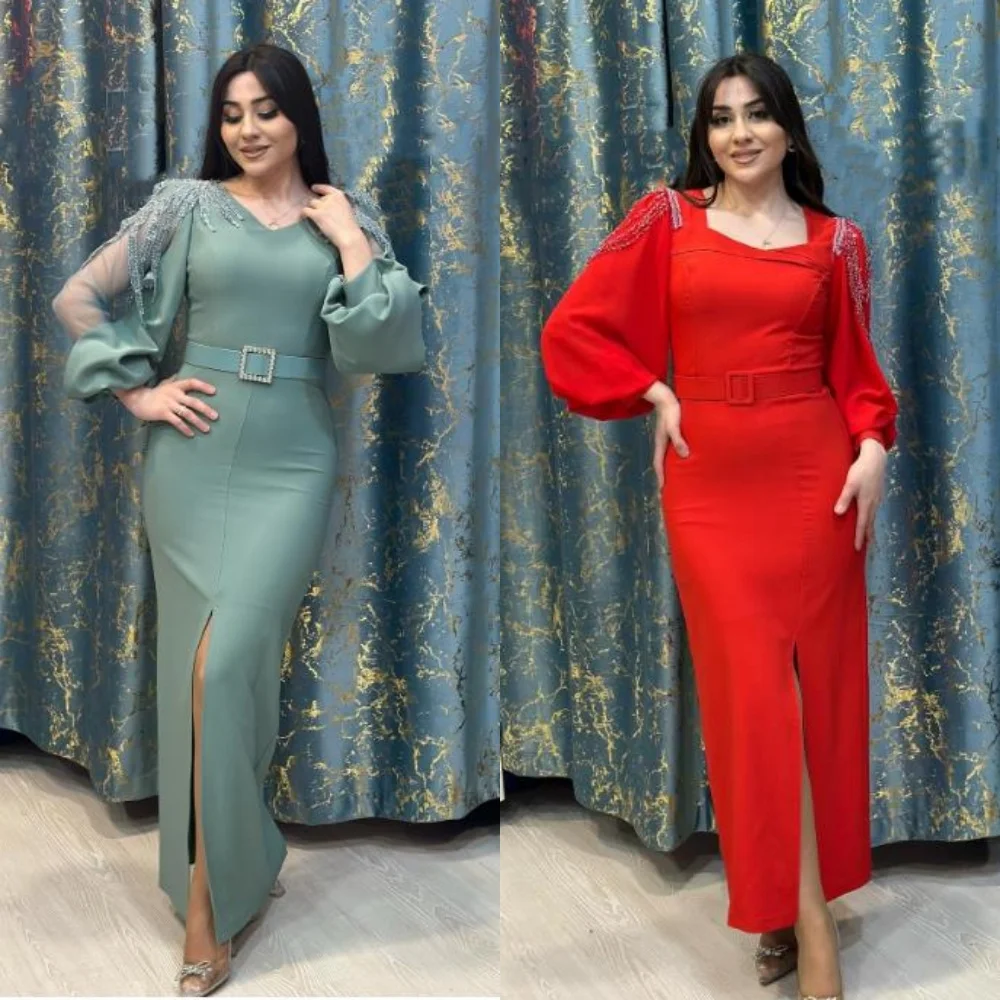 Индивидуальное трикотажное платье с блестками и бисером рюшами коктейльное