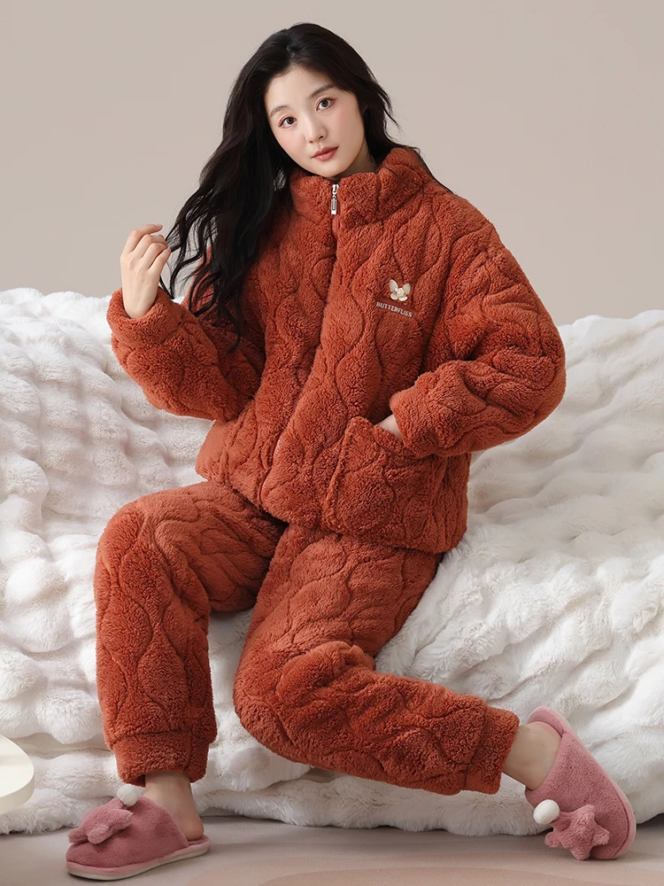 Пижамы осенне-зимние женские из кораллового флиса трехслойная стеганая
