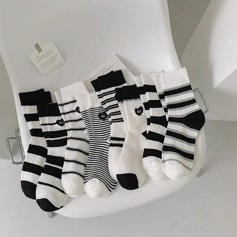 

Casual Fashion Striped Long Socks Women Korean Style Letter Embroidery Crew Socks Harajuku Streetwear Black White Women Socks