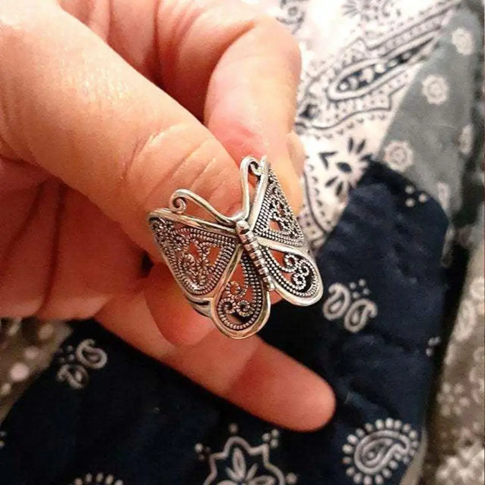 

Beautiful Women Ring Solid Electroplating Retro Butterflies Finger Ring Golden Silver Color Ladies Ring Jewelry Accessories