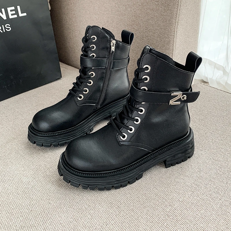 

Дизайнерские ботинки на плоской подошве INS, локомотивные ботильоны из искусственной кожи, черные ботинки на квадратном каблуке, женская обу...