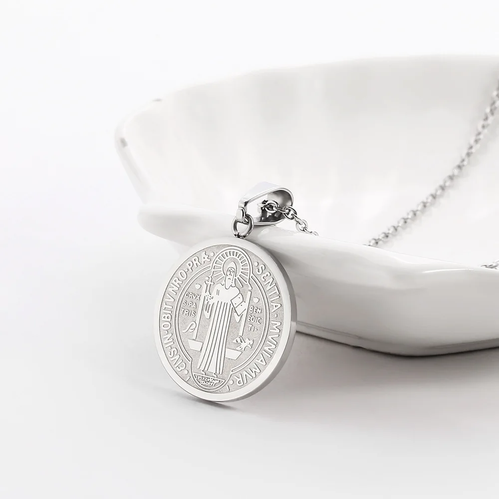 

Vintage Coin Catholic Priest Saint Benedict Exorcism Pendant Necklace Jesus Round Pendant Chain for Men's Jewelry 2022 Trend
