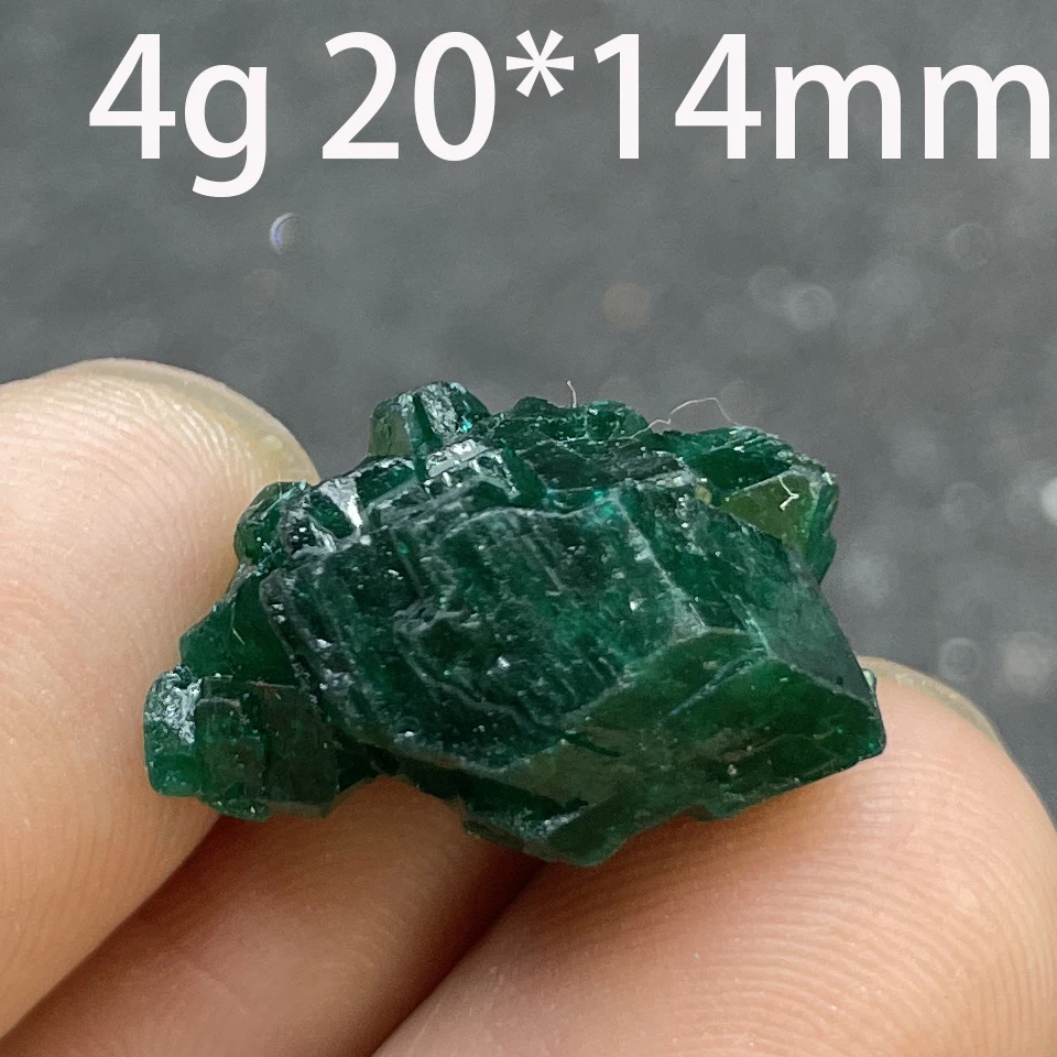 

Зеленый диоптаз, кристалл