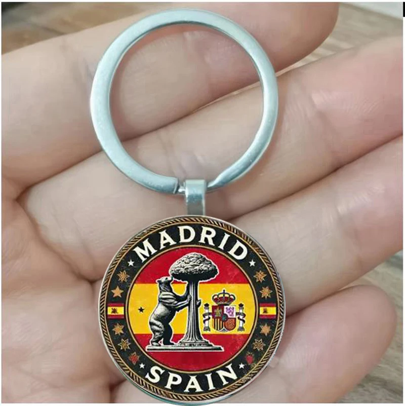 

Ретро-дизайн в Мадриде, Испании, цвета испанского флага, сувениры, подарки на день рождения и праздник.