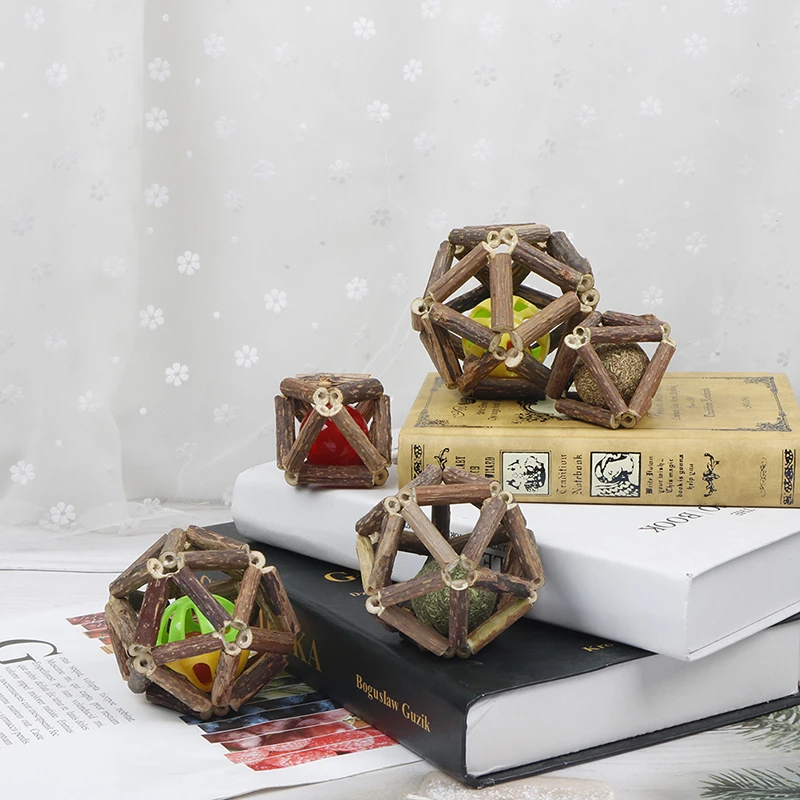 

Wooden Cats Catnip Toys Natural Mint Ball Cat Clean Teeth Spit Hair Hairy Ball