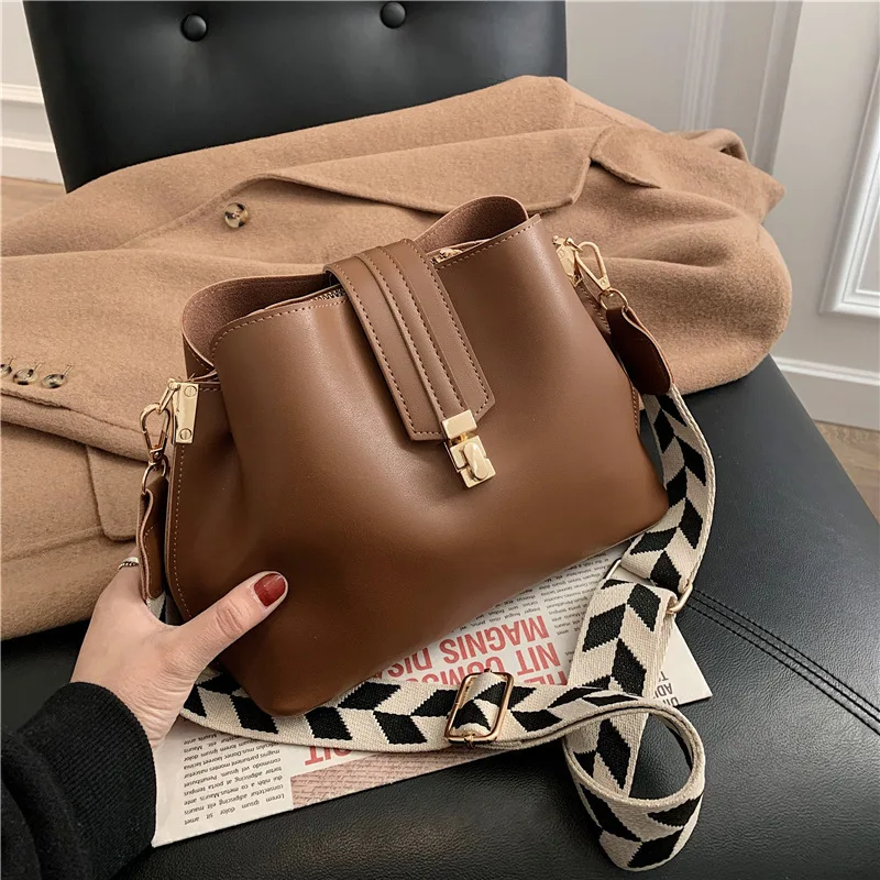 Soft PU Leather Ladies Handbag Retro Designer Luxury Crossbody Bag for Women Large Capacity Shoulder Bag Wide Strap Bucket Totes