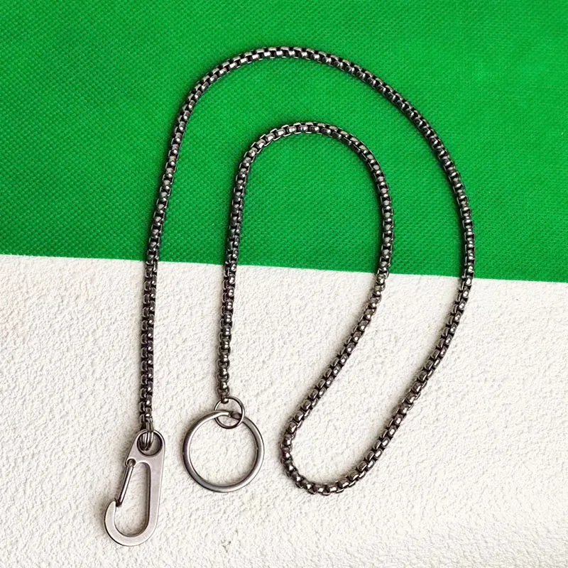 Цепочка для кошелька с титановым карабином