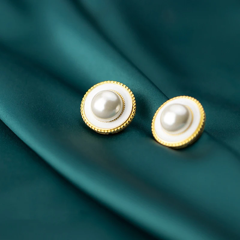 Женские серьги-гвоздики из серебра 925 пробы с жемчугом