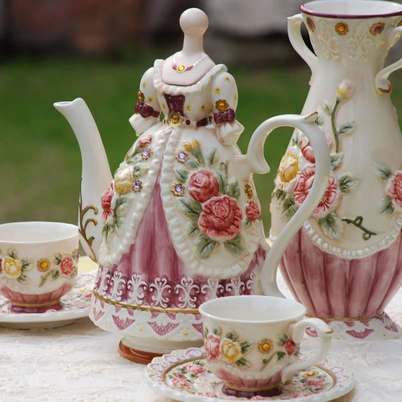 

Beauty Dress Coffee Pot Ceramic Teapot Drinkware Royal Wedding Party Tools Tea Pot Set Tableware Gifts
