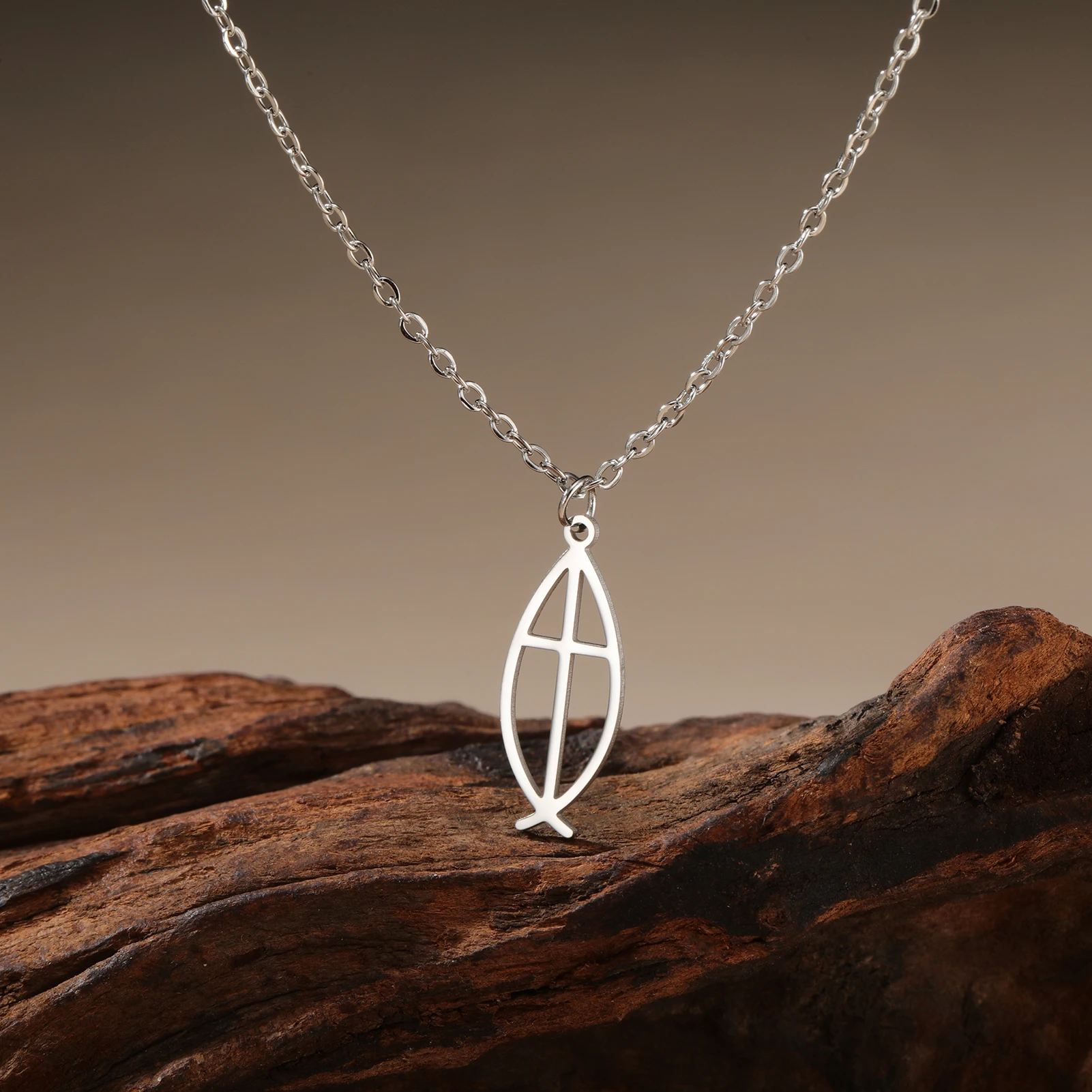 Unift Ожерелье женское из нержавеющей стали с крестом Иисуса и рыбками Крест в