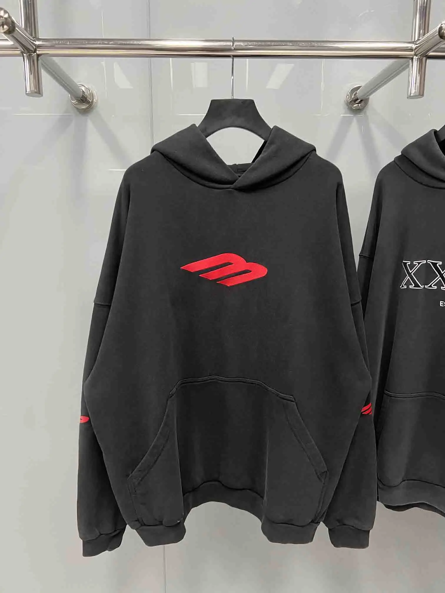 

Толстовка с капюшоном и вышивкой логотипа M для мужчин и женщин