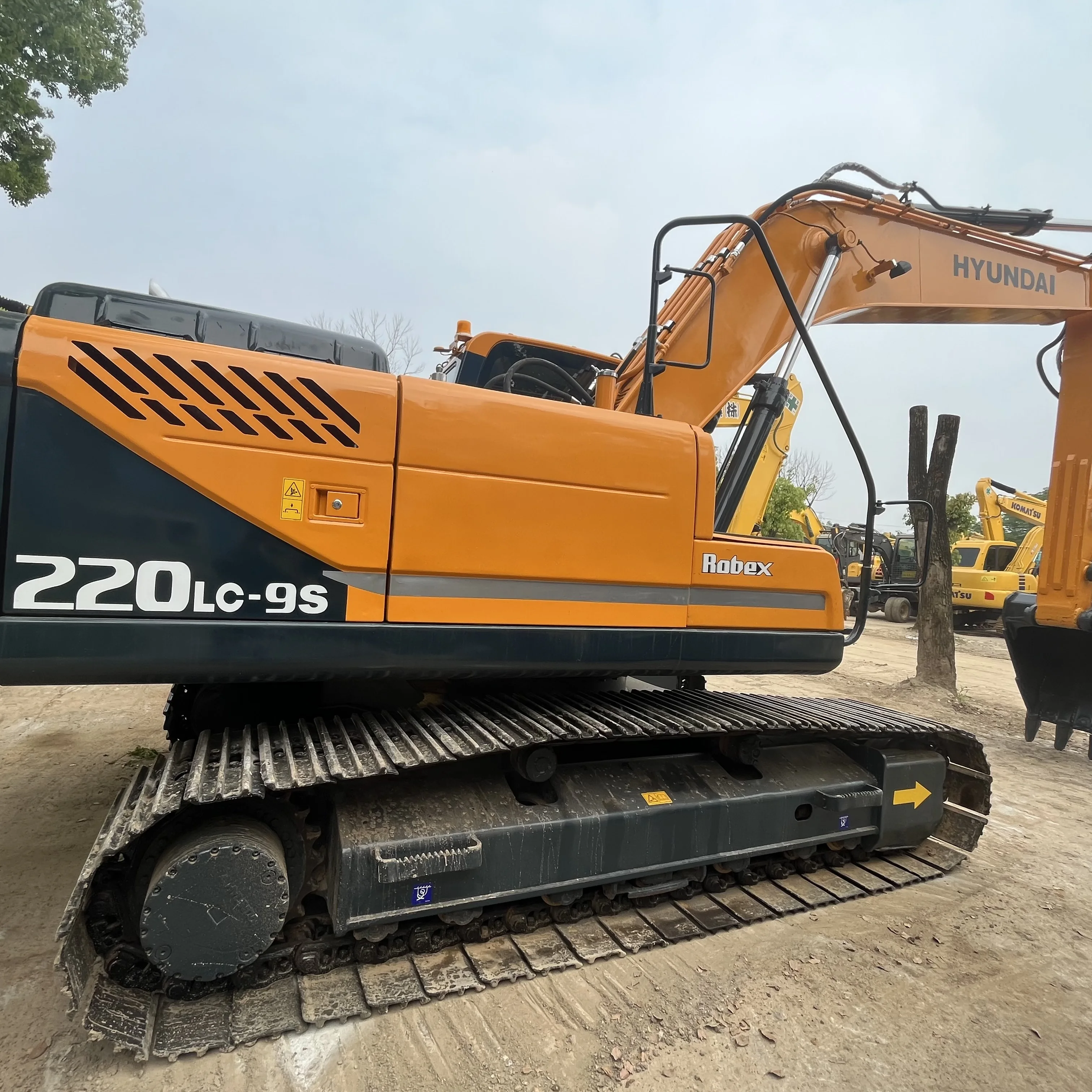 

Hyundai 220-9s used crawler excavator Japan brand Hyundai 220-9s