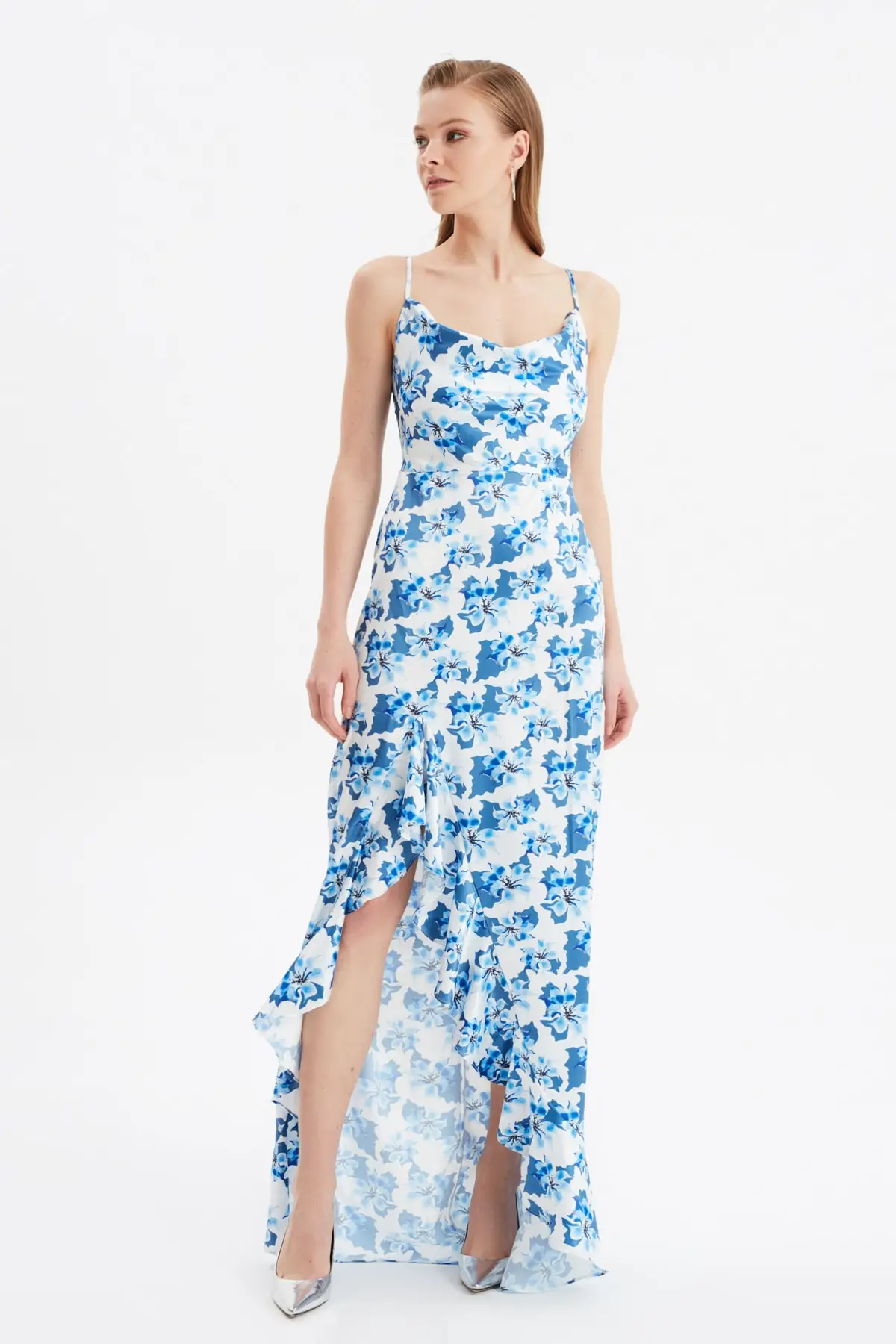 

Trendyol Flowering Funnel Collar Evening Dress & Graduation Gown TPRSS21AE0264