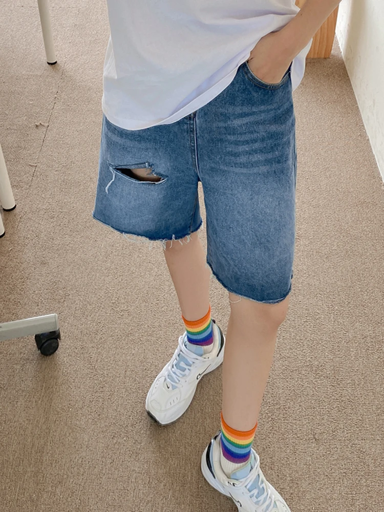 New Spring Summer Women High Waist Hole Frayed Blue Denim Shorts Streetwear Female Wide Leg Button Raw Hem Jeans Shorts