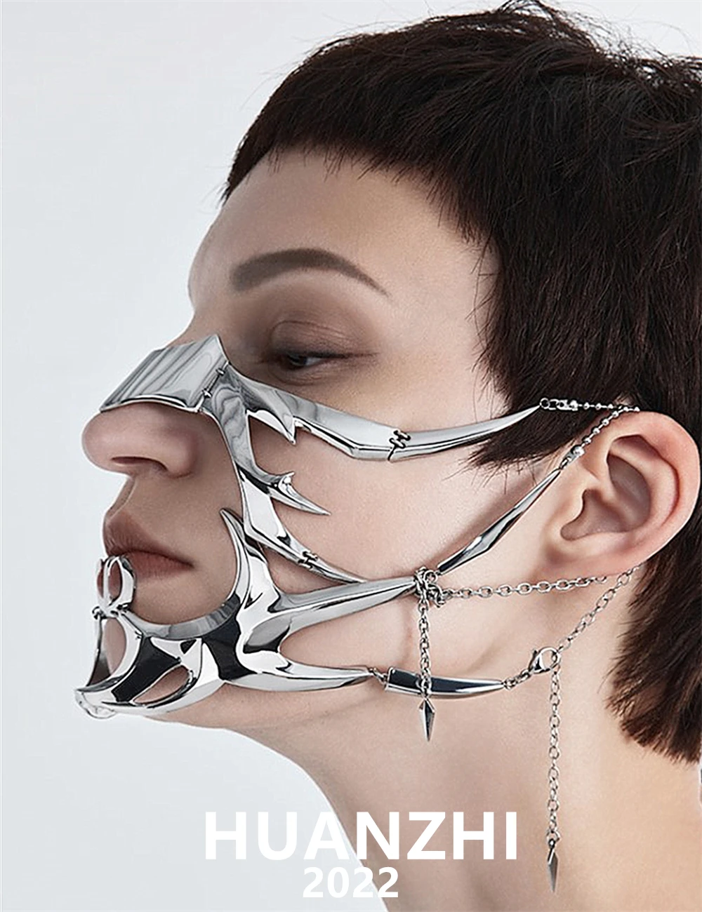 

HUANZHI 2022 Luxury CyberPunk Liquid Irregular Silver Color Hollow Titanium Steel Mask For Women Men Party Individual Jewelry