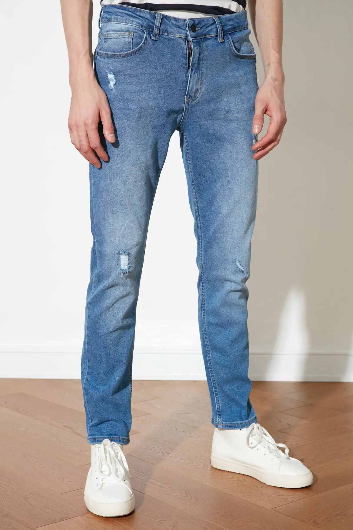 

Trendyol Male Destroylu Slim Fit Jeans TMNSS21JE0375