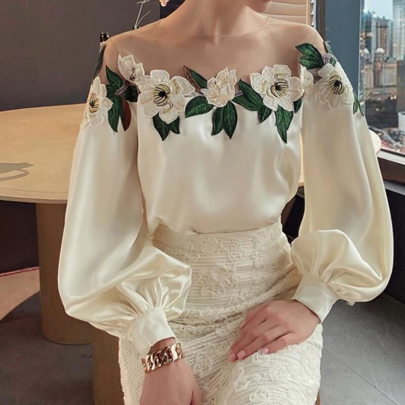 Gentle style, advanced feeling, embroidered flower shirt, women's spring and autumn dress, design feeling, small crowd top, one-
