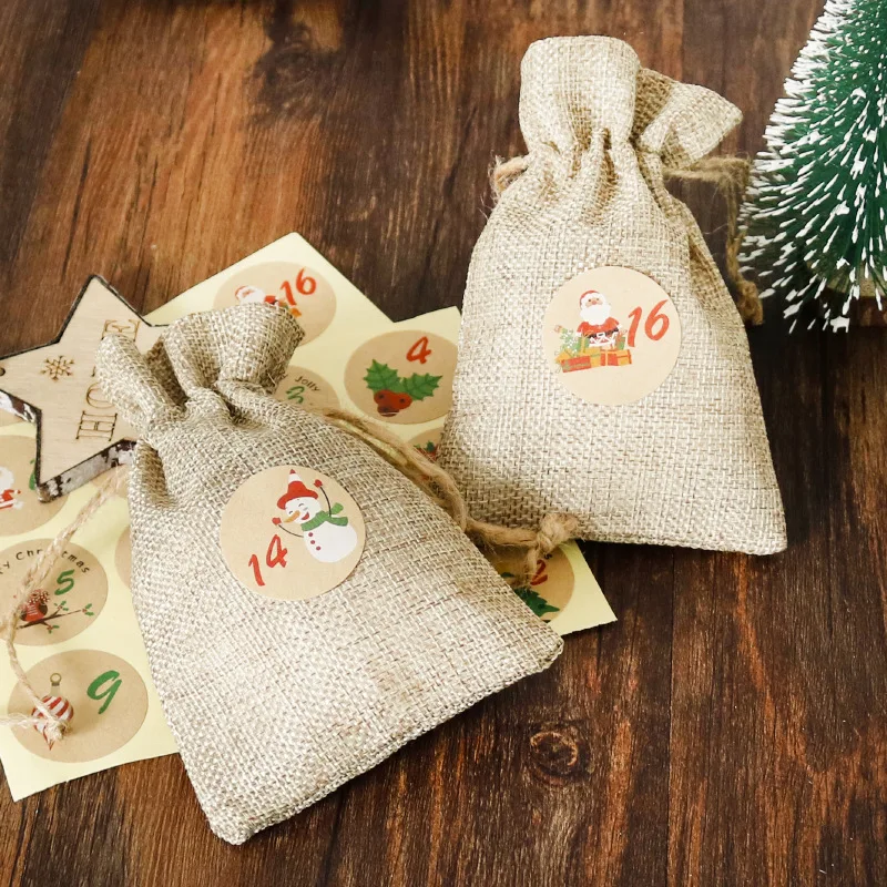 

24Pcs/Lot Xmas Natural Jute Bags 10x14cm Christmas Candy Gift Bag Drawstring Pouches Nice Bracelet Jewelry Packaging Bags