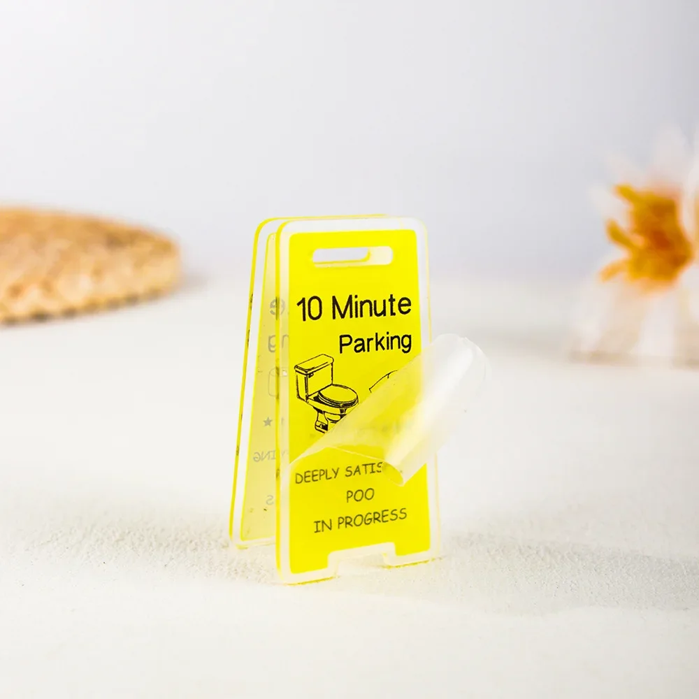 

Настольная вывеска "Leave Me Alone, I'm Busy"