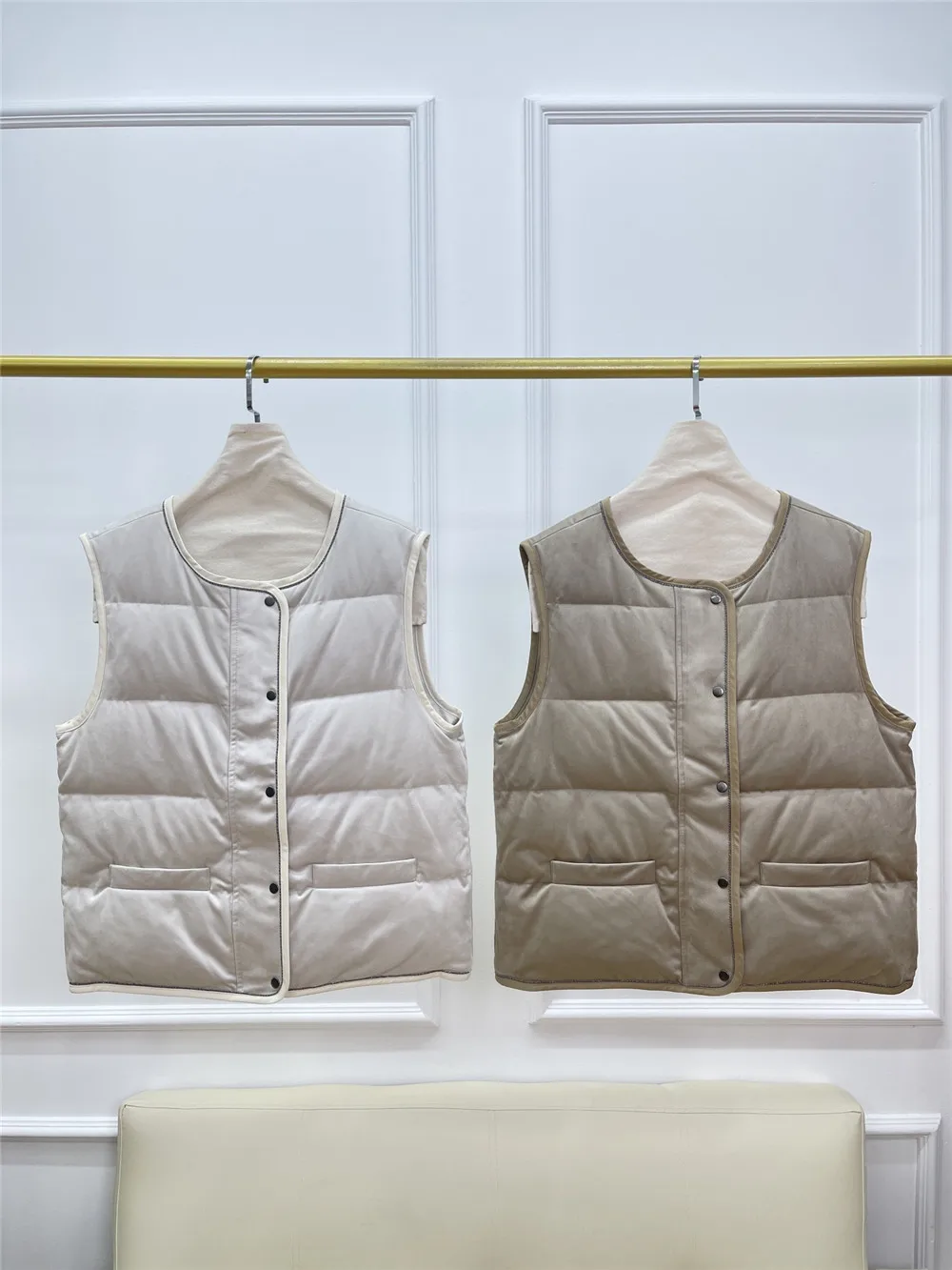 Зимний пуховый жилет женская однобортная куртка без рукавов с круглым вырезом и