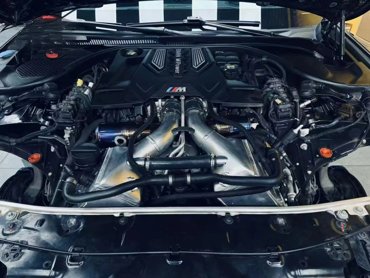 Усовершенствованный интеркулер для F90 M5, M8 и G90 M5, высокоточная система охлаждения с ЧПУ, прямая установка, высокая эффективность (art.: 3920db34238dc) - 3920db34238dc