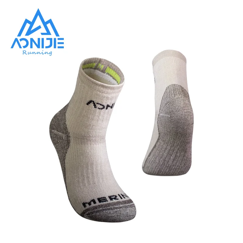 One Pair AONIJIE Middle-length or Knee-high Sports Wool Snow Socks Winter Warm Thickened Antislip For Skiing Climbing Hiking
