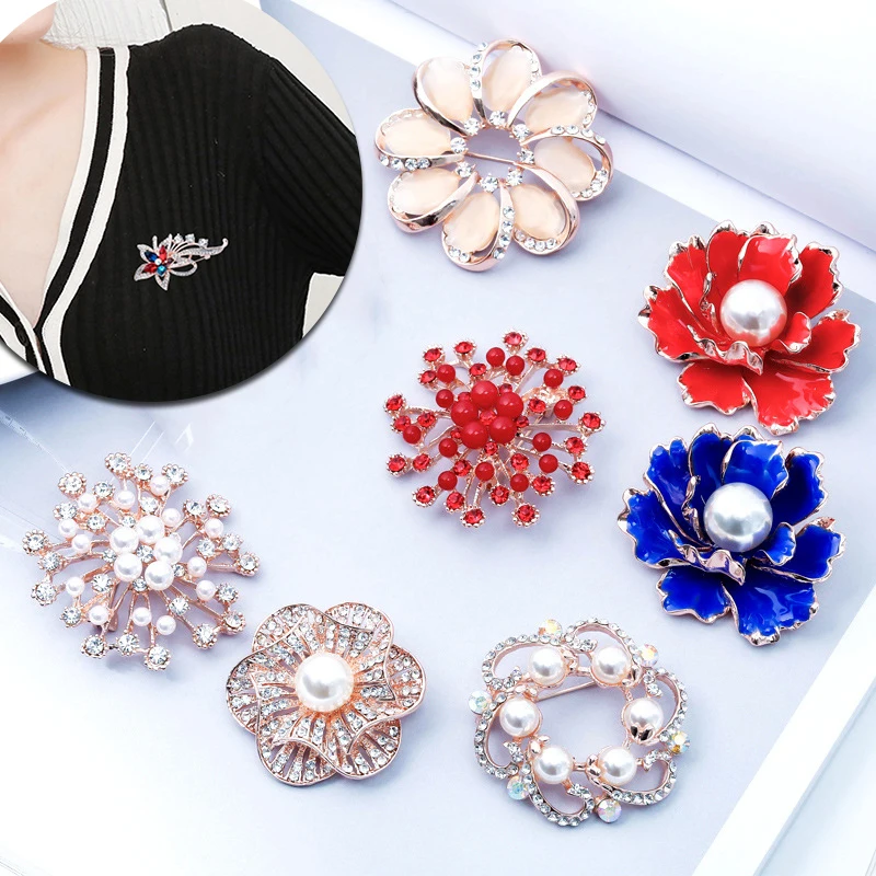 

Creative Crystal Rhinestone Brooch Pins Ladies Simple Flowers Corsage Brooches Pins Sweater Coat Accessories Wedding Jewelry New