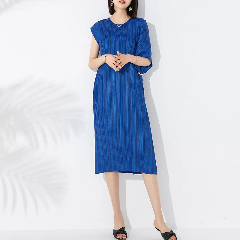 

Плиссированное летнее платье, новинка 2023, свободное платье в полоску с принтом