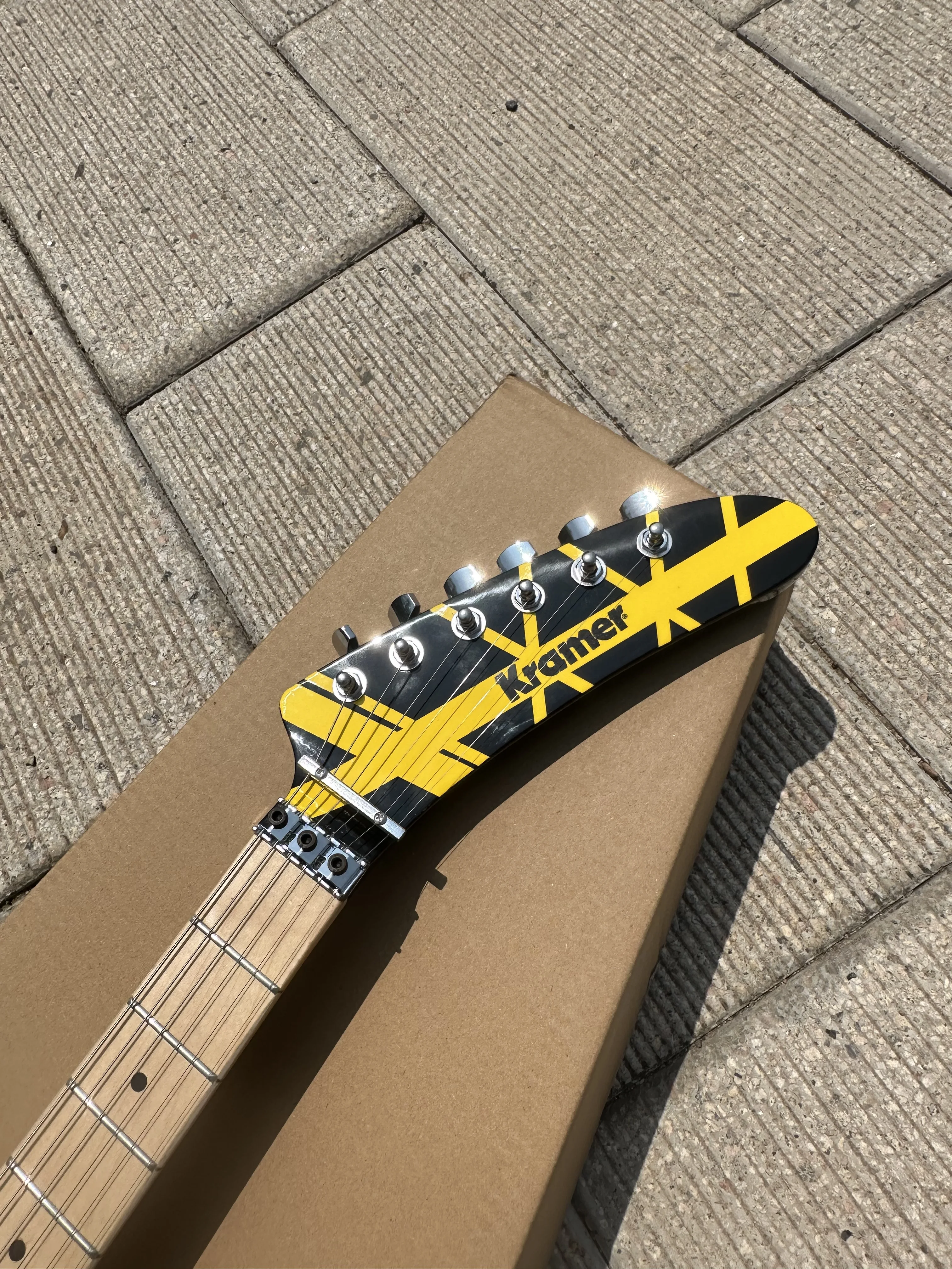 Электрогитара 5150 импортный корпус из ольхи накладка на гриф канадского клена