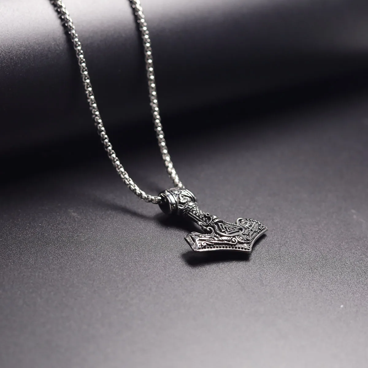 Мужской браслет из нержавеющей стали с изображением молотка Тора