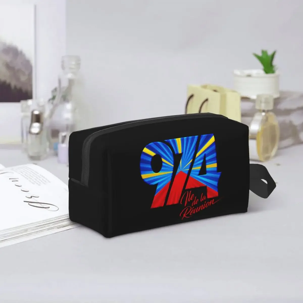 974 Изолированные сумки для ланча с логотипом Reunion Island школы и офиса Reunionese гордый