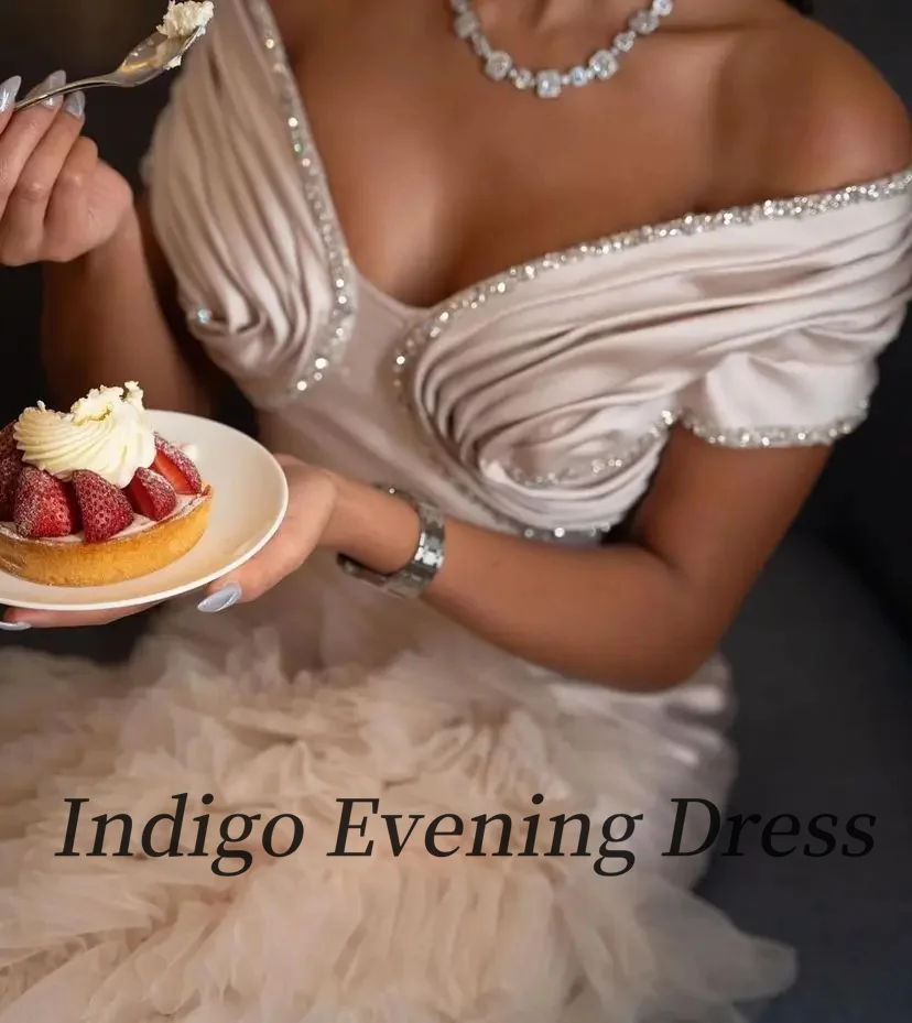 Рисунок 3 - Асимметричное платье цвета индиго