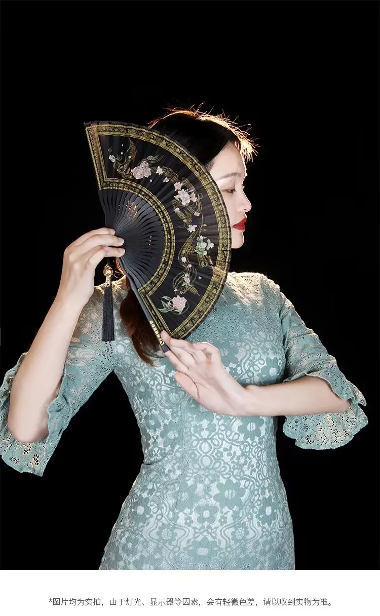

Silky folding fan Gorgeous birthday cutout Convenient and practical to carry Collection, gifts, crafts, home decoration