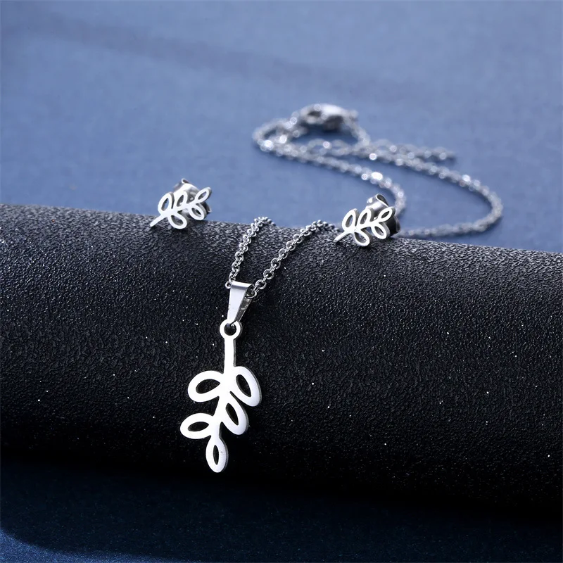 

Stainless Steel Silver Color Leaf Pendant Chain Necklace Stud Earring for Women Party Birthday Fashion Jewelry Set Gift