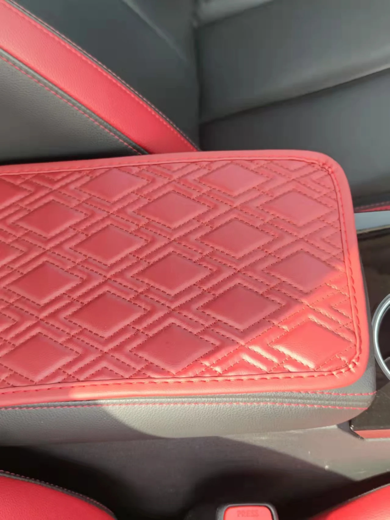 

Hot Sale 1PC Armrest Pad Universal Waterproof Protective Console Box Mat Cushion Case Car Interior Protection Tool