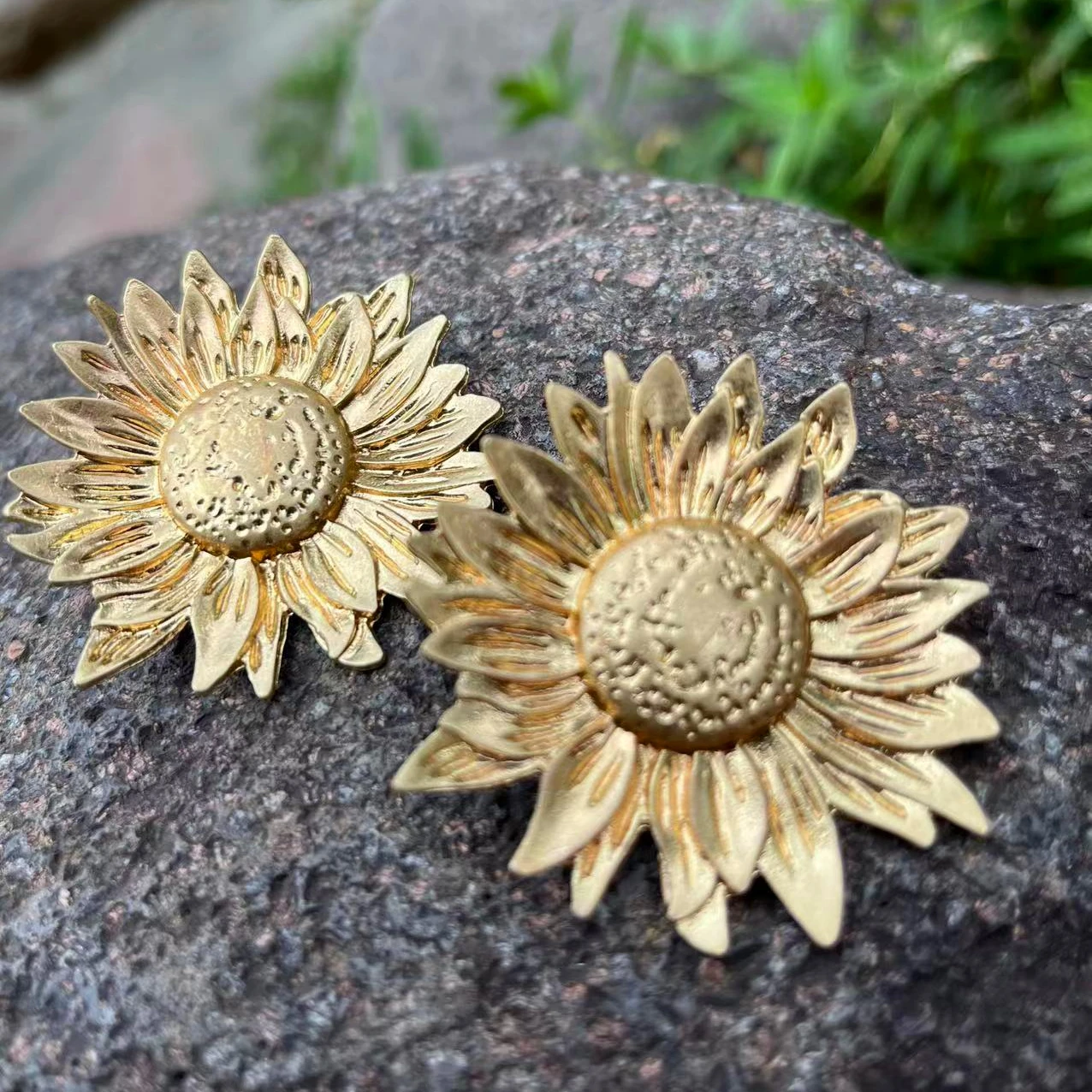 

Vintage Gold Silver Color Sunflower Earrings for Woman Party Jewelry Accessories