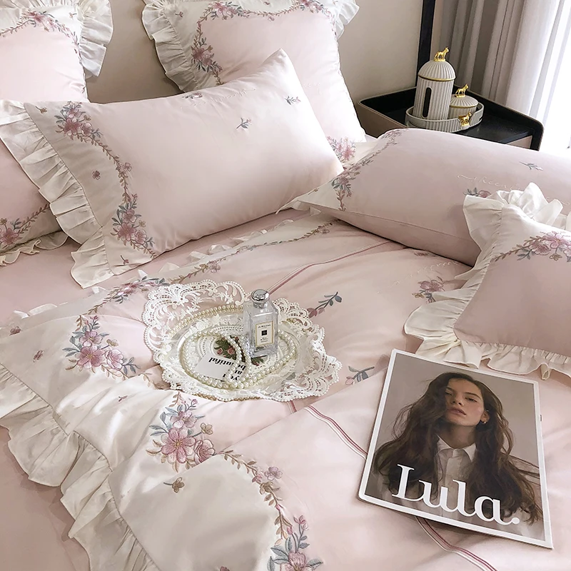 Симпатичное постельное белье с бантом комплект вышивкой королевского размера