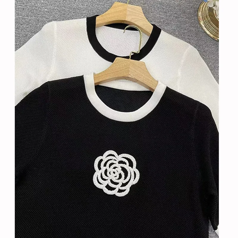 Летнее женское платье из качественного трикотажа с бисером и вышивкой цветов F105.