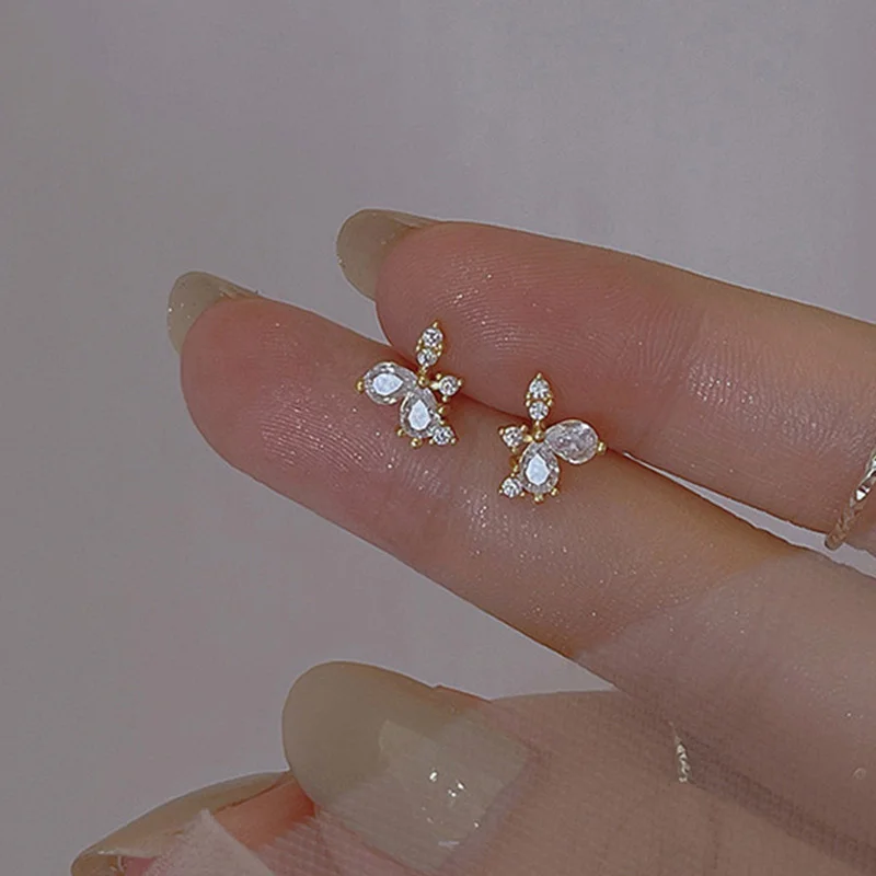 

2022 New Trends Hypoallergenic Gold Color Flower Crystal Stud Earrings For Women Fashion Jewelry Charm Party Gift Accessories