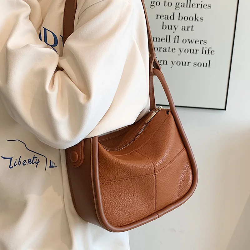 

High quality bag Women's bag 2022 new autumn and winter brown saddle bag One shoulder messenger bag armpit small messenger bag