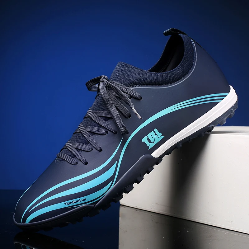 

Quality Soccer Shoes Cleats C.Ronaldo Durable Football Boots Lightweight Comfortable Futsal Sneakers Wholesale Chuteira Society