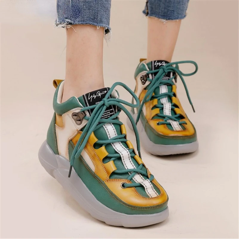 

Женские ботинки из натуральной кожи, на массивном каблуке